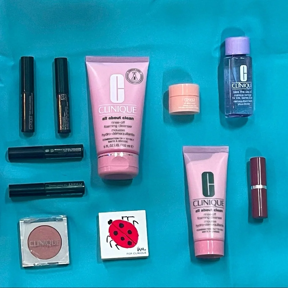 All new 11 piece Clinique skincare/ makeup bundle makeup bag included💜❤️🌺 - Picture 2 of 16